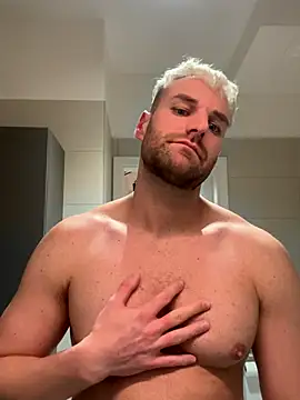 Snapshot of TheKevinboy chatting on 11.06.25 TheKevinboy online show from 11.06.25