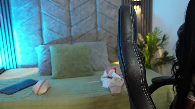 1Anya online show from 10.10.25