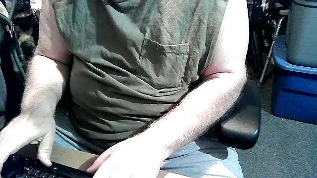 Snapshot of georgew62 chatting on 10.01.25 georgew62 online show from 10.01.25