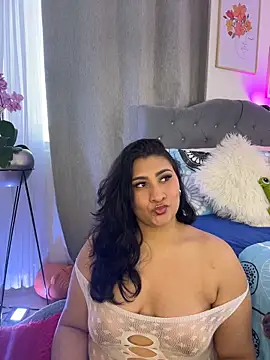 Snapshot of Elyross1_ chatting on 11.08.25 Elyross1 online show from 11.08.25