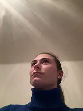 SophiiaStarr online show from 04.10.26