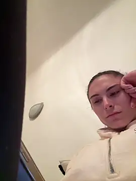 SophiiaStarr online show from 04.12.26