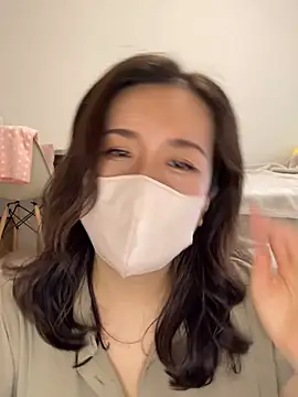 NATSUMI00 online show from 10.04.25