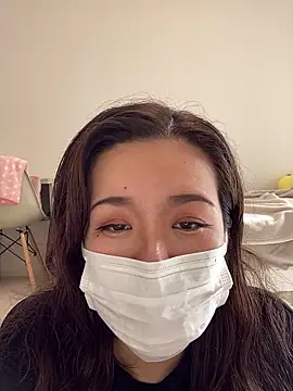 NATSUMI00 online show from 10.14.25