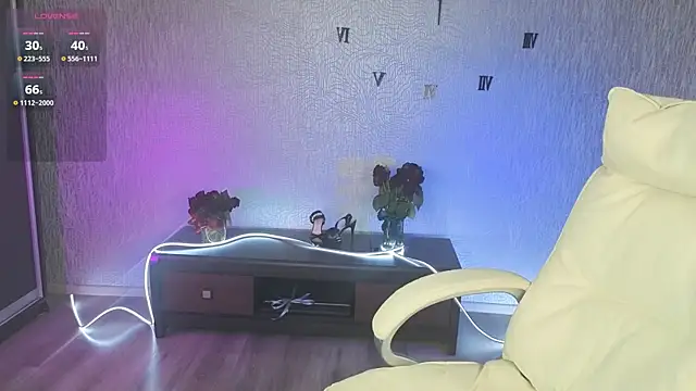 Snapshot of NikkiiStill chatting on 10.25.25 NikkiiStill online show from 10.25.25