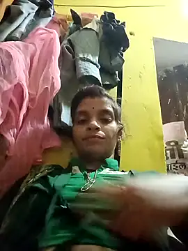 Snapshot of Punam_jindal chatting on 10.28.25 Punam jindal online show from 10.28.25