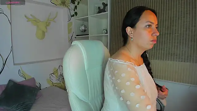 Snapshot of Emma_Glamm chatting on 09.09.25 Emma Glamm online show from 09.09.25