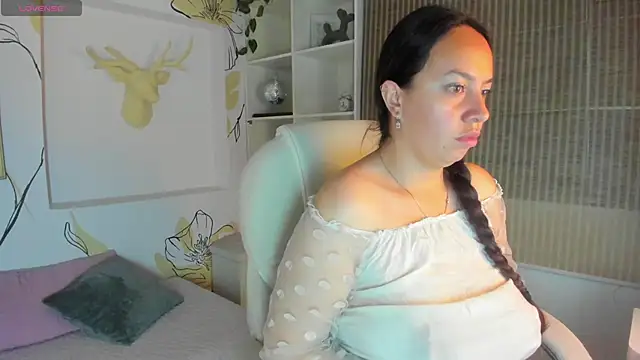 Snapshot of Emma_Glamm chatting on 09.12.25 Emma Glamm online show from 09.12.25