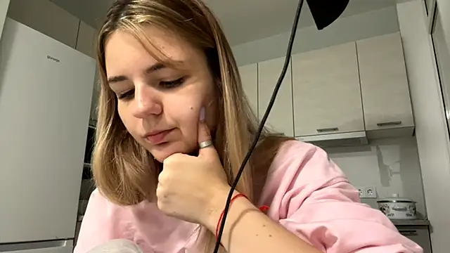 Snapshot of Denni_Spilber chatting on 10.07.25 Denni Spilber online show from 10.07.25