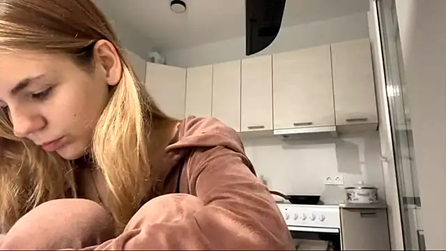 Snapshot of Denni_Spilber chatting on 10.19.25 Denni Spilber online show from 10.19.25