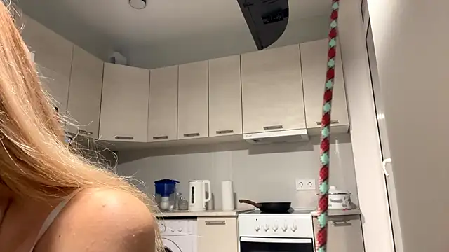 Snapshot of Denni_Spilber chatting on 10.23.25 Denni Spilber online show from 10.23.25