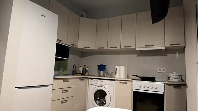 Snapshot of Denni_Spilber chatting on 11.02.25 Denni Spilber online show from 11.02.25