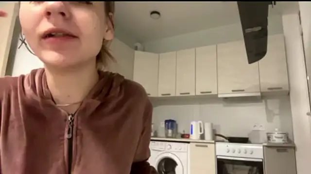 Snapshot of Denni_Spilber chatting on 11.04.25 Denni Spilber online show from 11.04.25