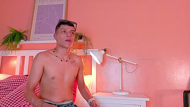 AAronBaker  online show from 09.29.25