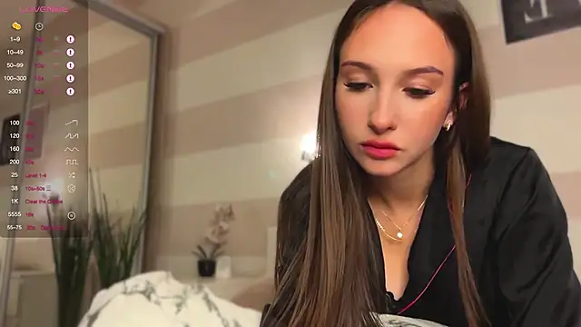 Kate Yanson online show from 09.30.25