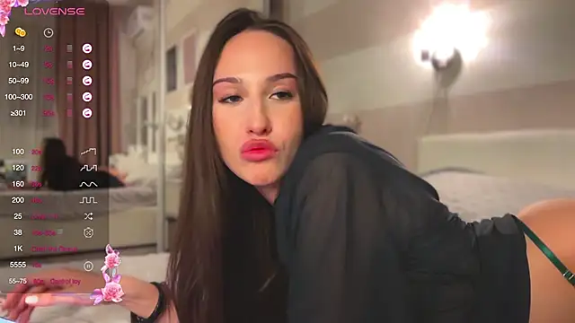 Kate Yanson online show from 10.28.25