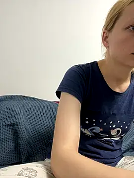 Snapshot of AnyaHellCat chatting on 10.31.25 AnyaHellCat online show from 10.31.25