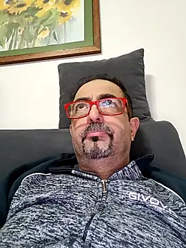 Snapshot of max_im69 chatting on 12.20.25 max im69 online show from 12.20.25