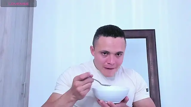 KingLevi01 online show from 10.02.25