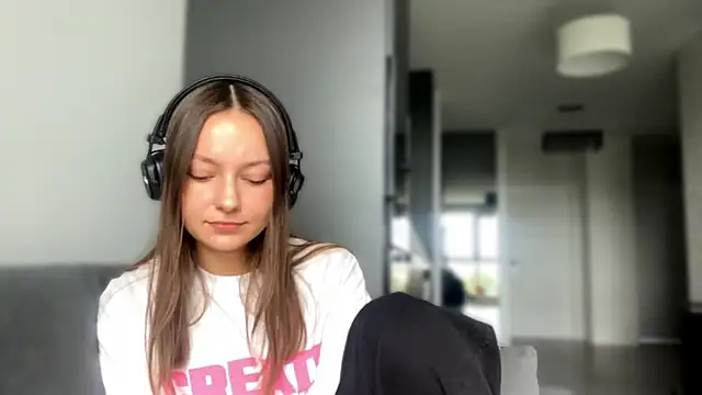 Snapshot of SoulHiperAgne_ chatting on 09.18.25 SoulHiperAgne online show from 09.18.25