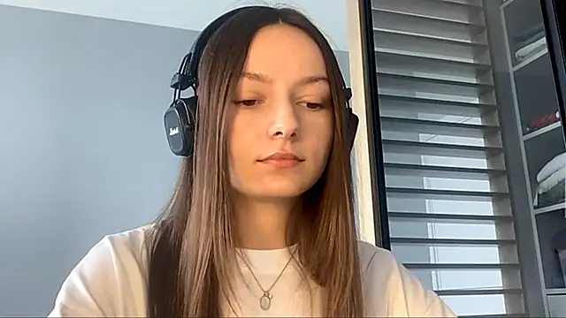 Snapshot of SoulHiperAgne_ chatting on 09.20.25 SoulHiperAgne online show from 09.20.25