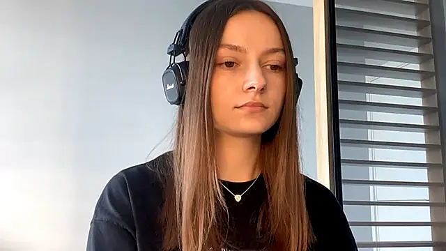 Snapshot of SoulHiperAgne_ chatting on 09.22.25 SoulHiperAgne online show from 09.22.25