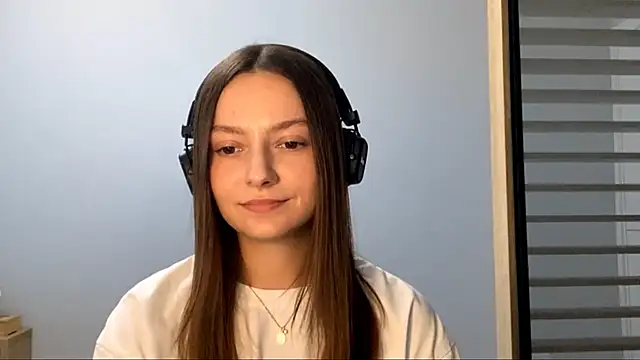 Snapshot of SoulHiperAgne_ chatting on 09.27.25 SoulHiperAgne online show from 09.27.25