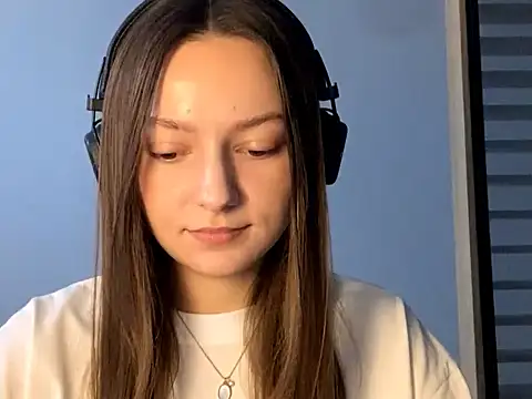 Snapshot of SoulHiperAgne_ chatting on 10.05.25 SoulHiperAgne online show from 10.05.25