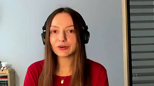 Snapshot of SoulHiperAgne_ chatting on 10.08.25 SoulHiperAgne online show from 10.08.25