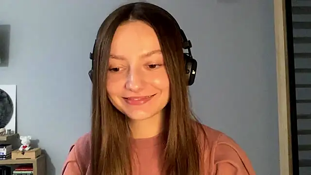 Snapshot of SoulHiperAgne_ chatting on 10.19.25 SoulHiperAgne online show from 10.19.25