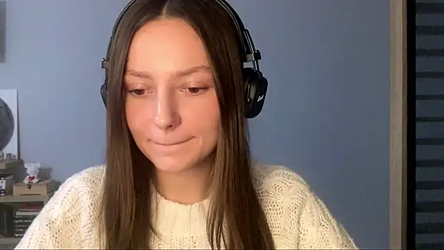 Snapshot of SoulHiperAgne_ chatting on 10.20.25 SoulHiperAgne online show from 10.20.25