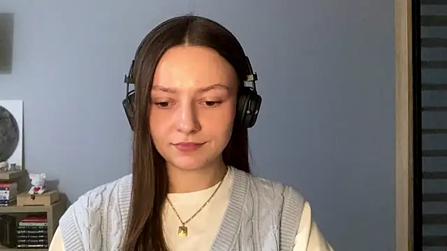 Snapshot of SoulHiperAgne_ chatting on 10.21.25 SoulHiperAgne online show from 10.21.25