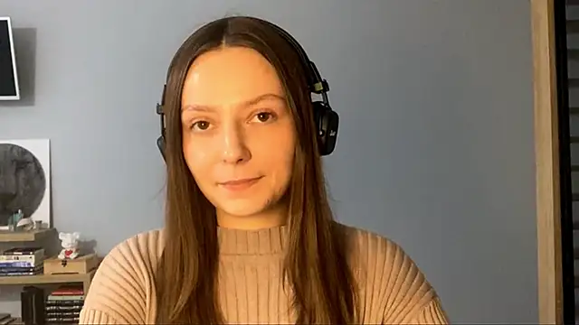 Snapshot of SoulHiperAgne_ chatting on 10.24.25 SoulHiperAgne online show from 10.24.25