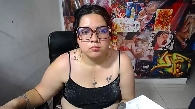 Curvy-Queen online show from 10.27.25