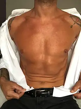 Snapshot of MatteoDom85 chatting on 09.09.25 MatteoDom85 online show from 09.09.25