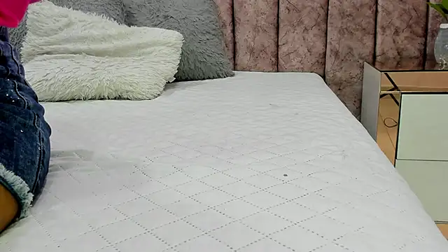 Ambeer fox  online show from 03.04.26