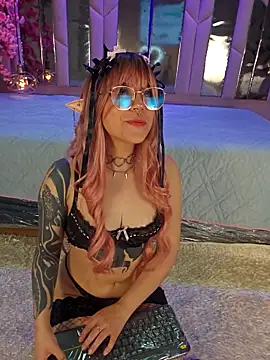 BizzyNoar online show from 10.05.25