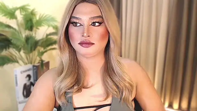 UrGoddess Kiera online show from 10.17.25