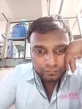 Snapshot of shahrukh81081 chatting on 09.17.25 shahrukh81081 online show from 09.17.25