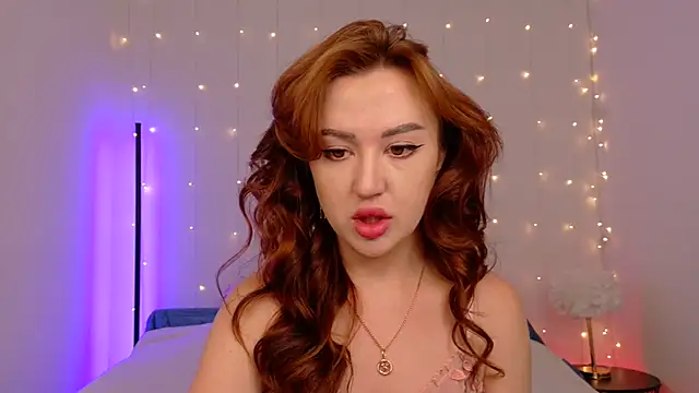 Lilli petite online show from 09.14.25