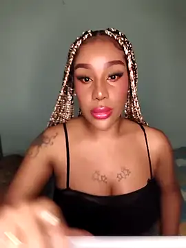 Queen Amara online show from 09.26.25