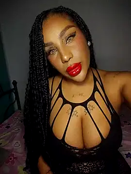 Snapshot of Queen_Amara chatting on 04.29.26 Queen Amara online show from 04.29.26