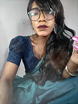 Winterbunny95 online show from 10.17.25