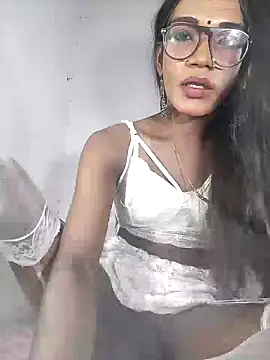 Winterbunny95 online show from 10.20.25