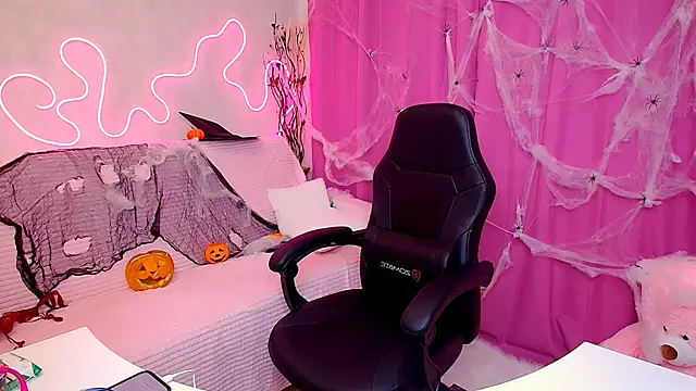 MaryamXSX online show from 10.31.25