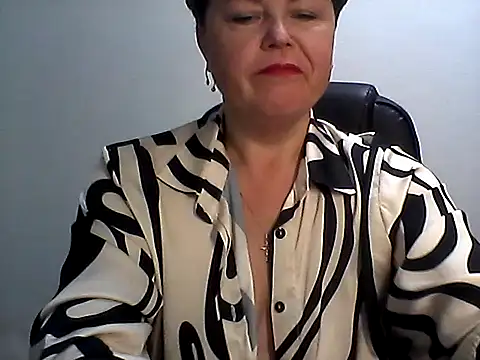 EllaLove2277 online show from 10.19.25