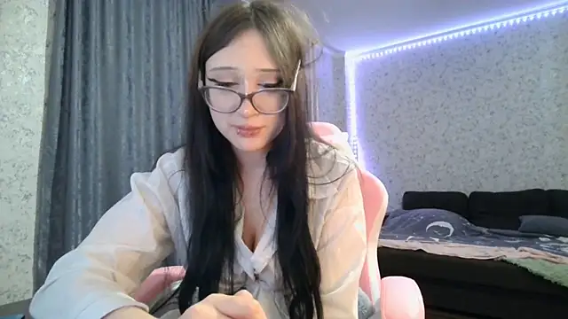 KeicyKlark online show from 09.11.25