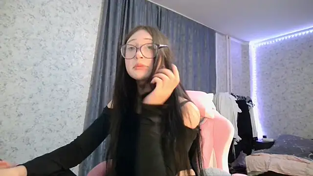 KeicyKlark online show from 09.18.25