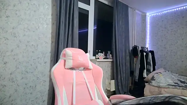 KeicyKlark online show from 10.02.25