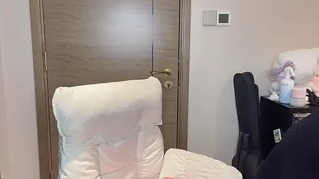Koi-00 online show from 06.04.26